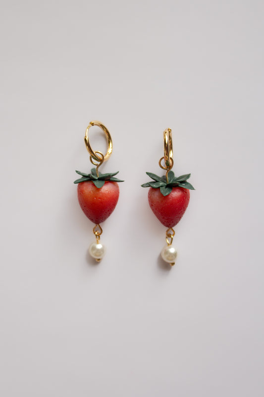 Strawberries + Pearls